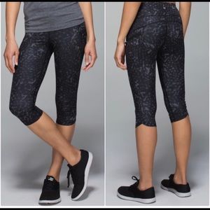 Lululemon Top Speed Crops - size 6